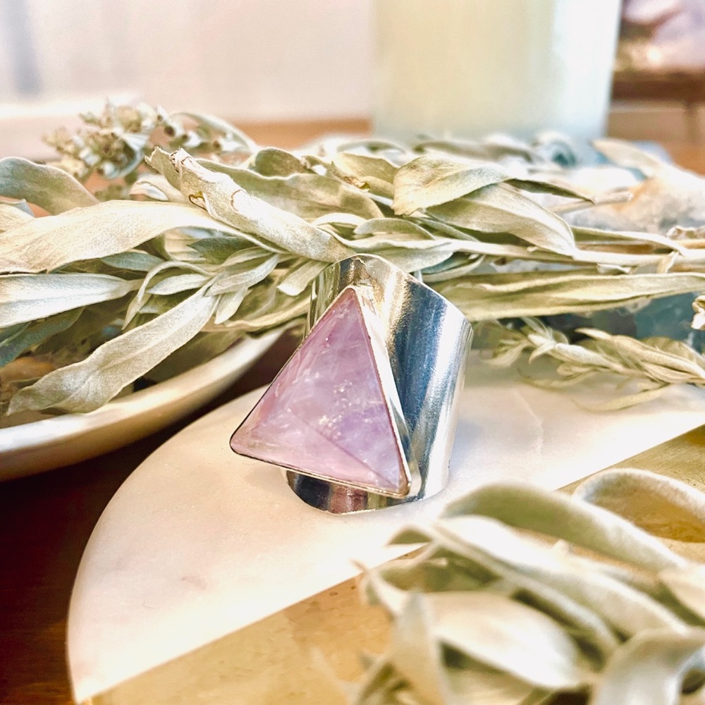 Amethyst Silver Pyramid Ring △ - Picture 2 of 4